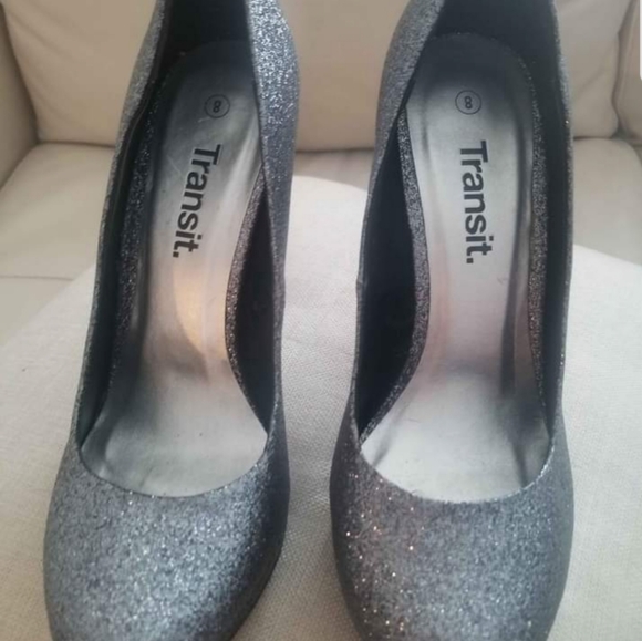 Shoes - Picture 2 of 6